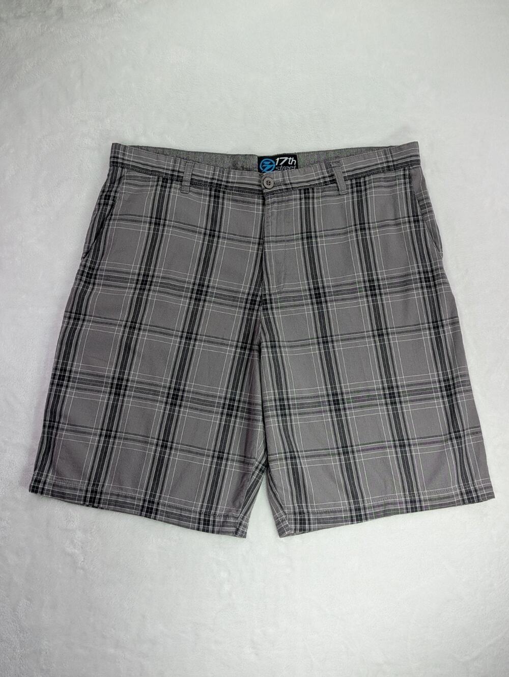 17th Street Surf Shop Mens Size 40 Plaid Chino Board Shorts